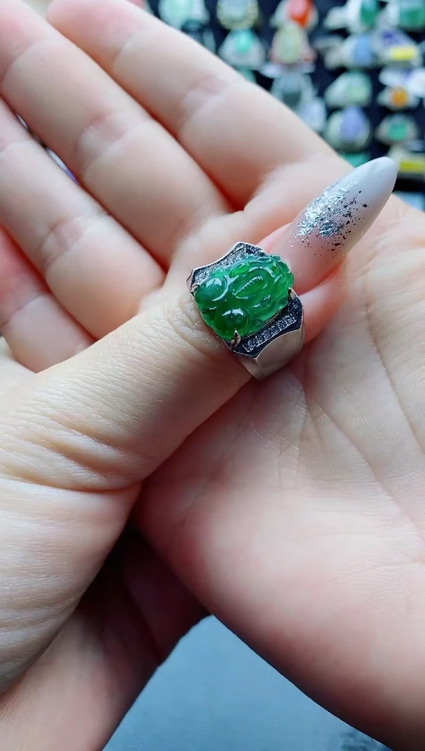 未镶嵌戒指翡翠旺**物天然翡翠戒指