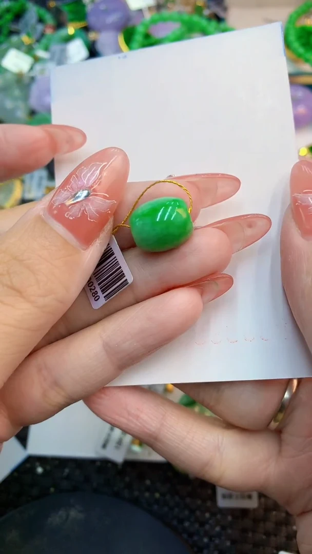 颈饰未镶嵌翡翠1