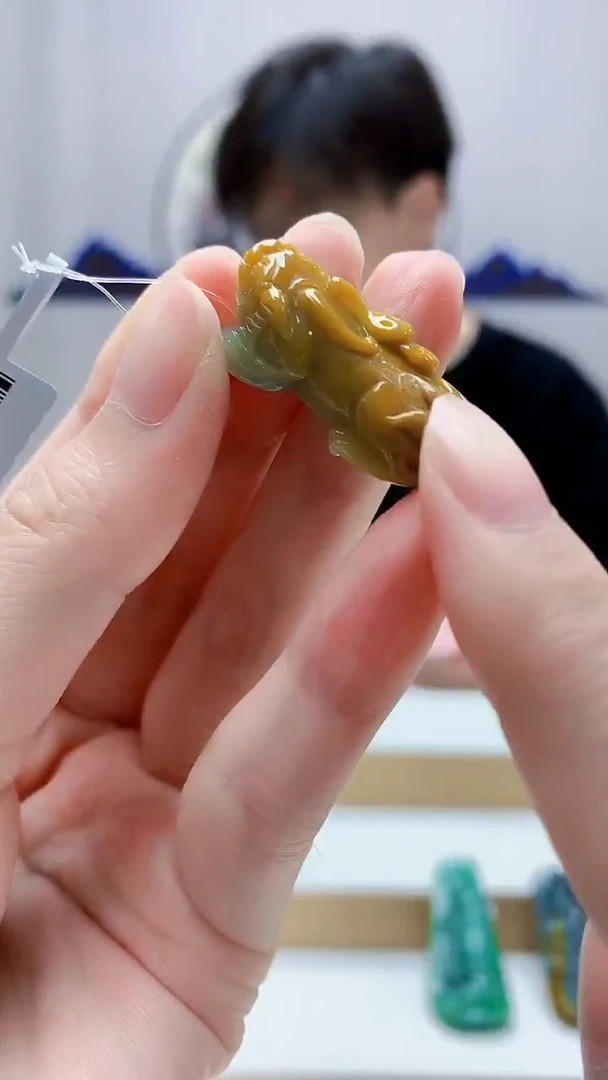 未镶嵌定制翡翠4688zm-毛货挂件32