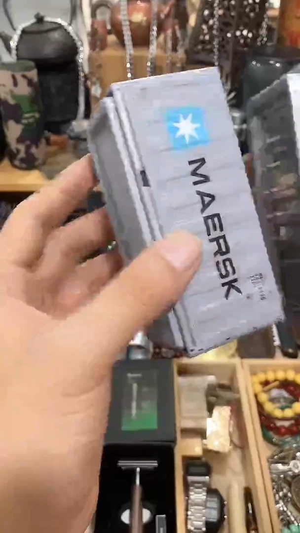 瓷片闪购商品  如图所示