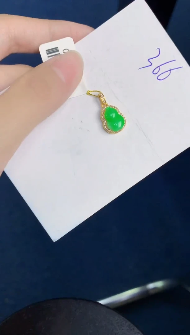 翡翠未镶嵌颈饰天然翡翠緬甸A貨