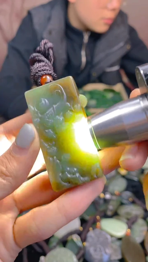 颈饰未镶嵌和田玉1