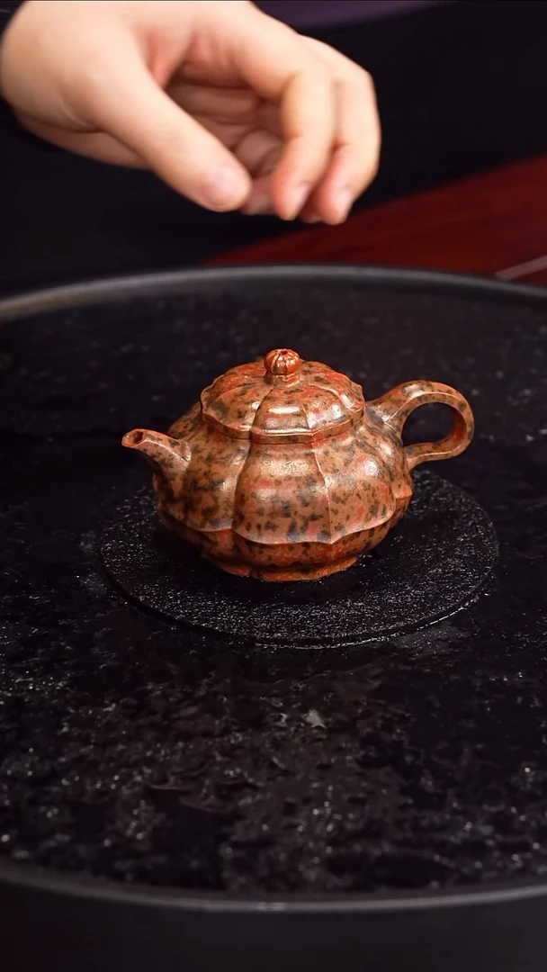 茶壶紫砂成进窑 筋纹合菱177   墨金烧 110毫升