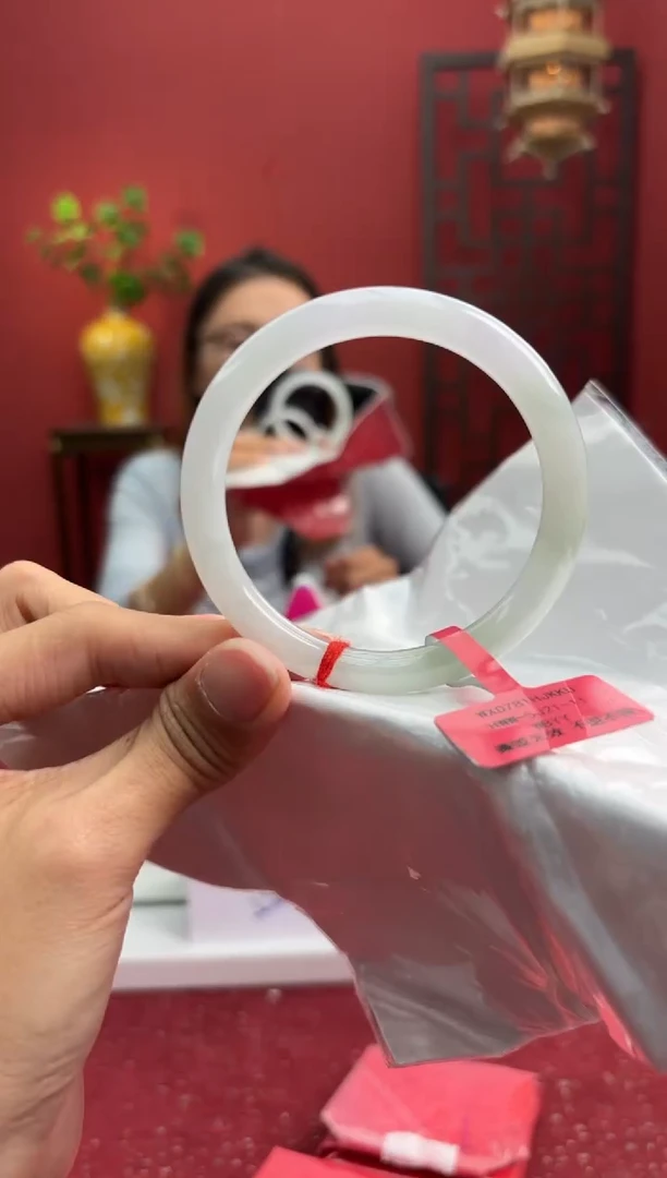 未镶嵌手镯（圆镯）翡翠翡翠手镯