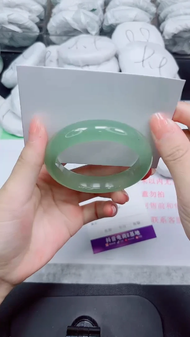 石英质玉手镯未镶嵌144-56