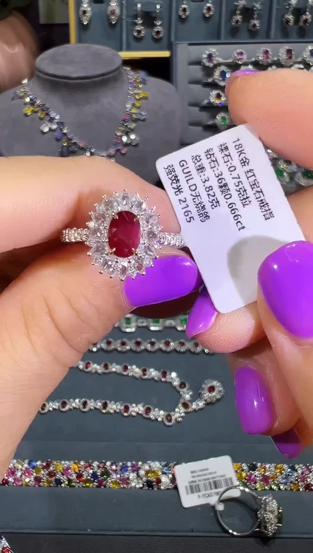 戒指18K金镶嵌红宝石