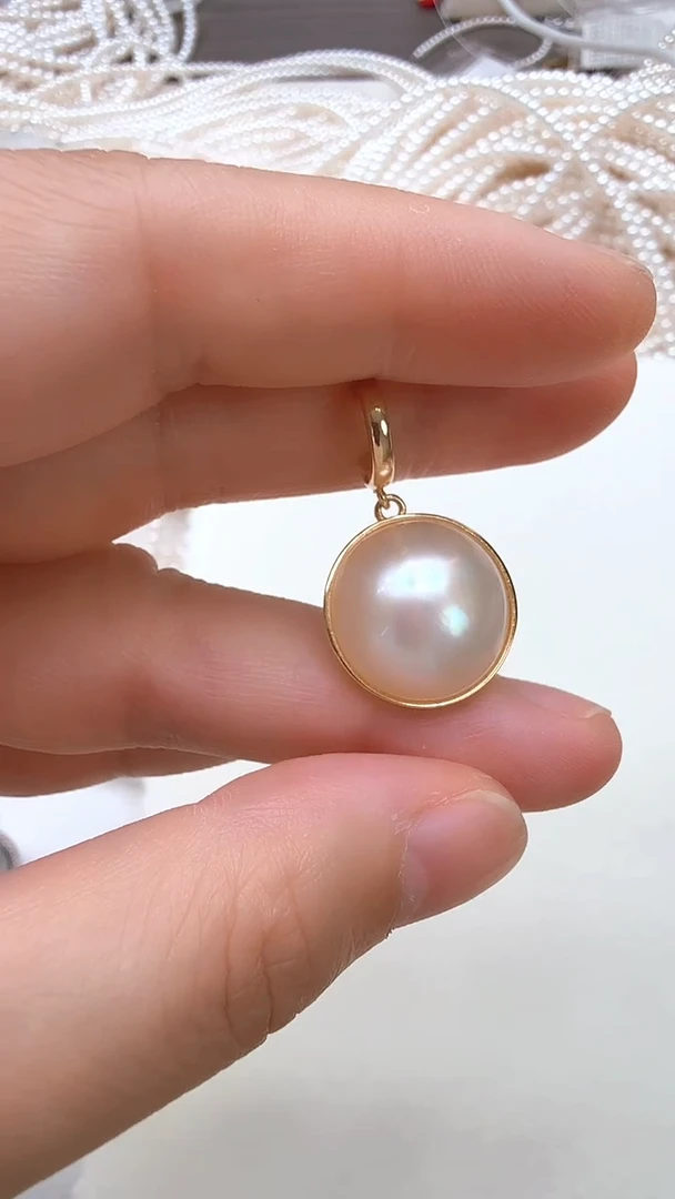 银S925镶嵌拼合珍珠（马贝珠）颈饰白色吊坠