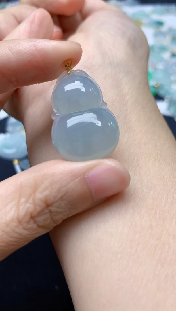 翡翠18K金镶嵌颈饰天然缅甸A货翡翠