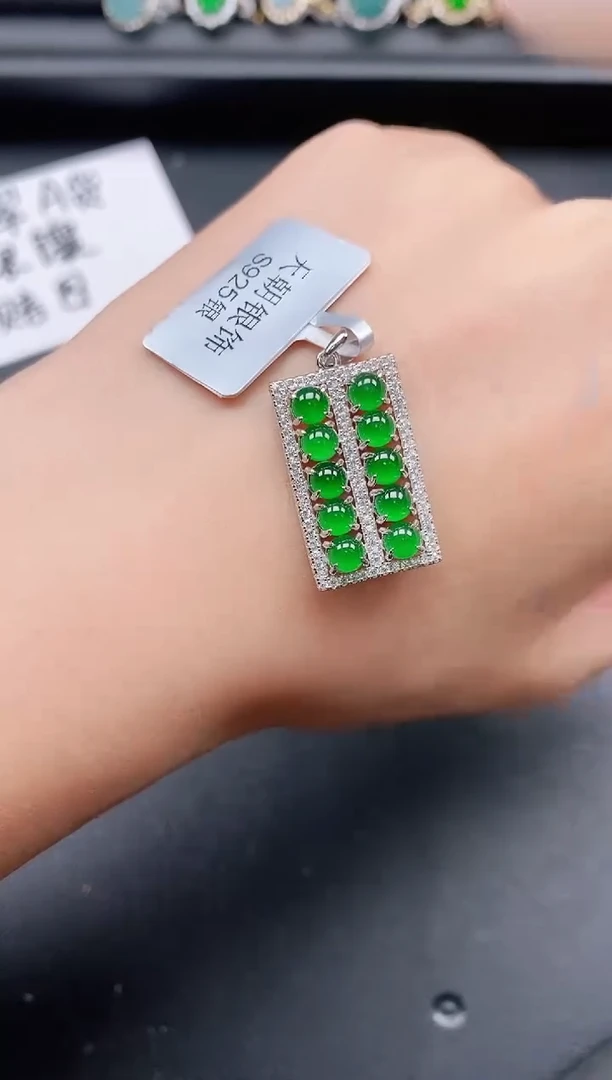 翡翠戒指银S925镶嵌1111