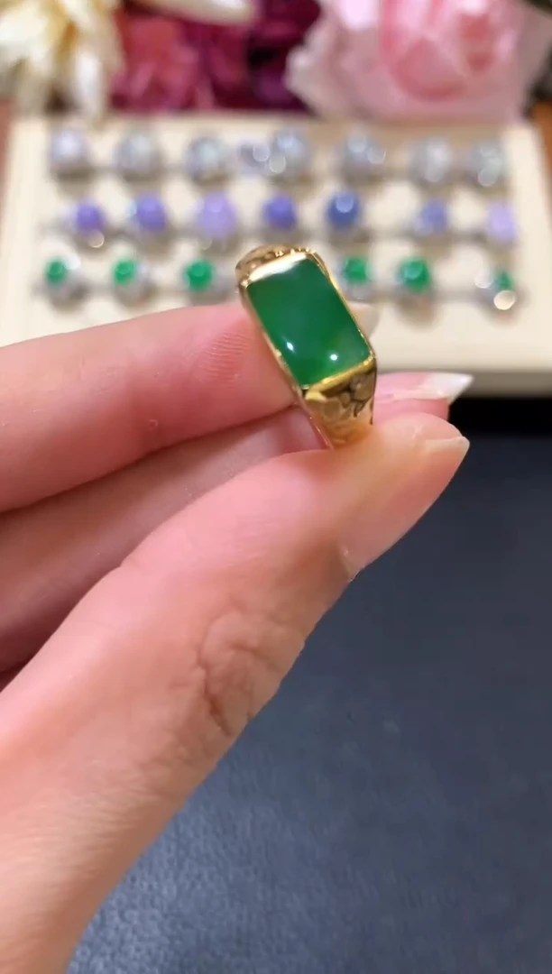 18K金镶嵌戒指翡翠z51