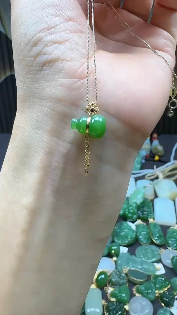 【闪购商品】和田玉吊坠(不含链)18K金镶嵌1