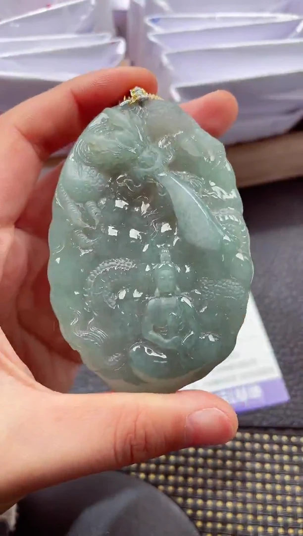 18K金镶嵌挂件翡翠888886666