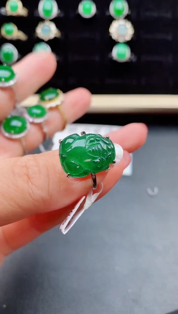 【闪购商品】翡翠戒指银S925镶嵌58000