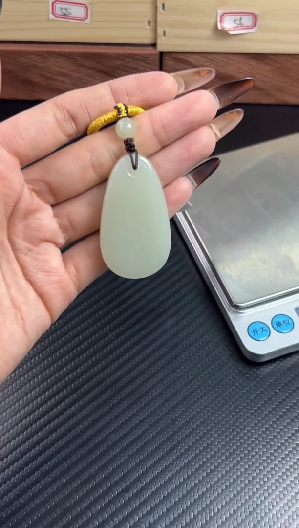 吊坠(赠链)未镶嵌和田玉迪克兰一细微色差