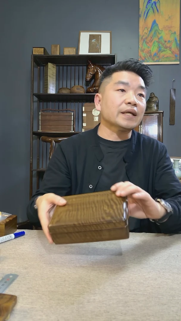 金丝楠图****1金丝楠木一木一器手捧盒