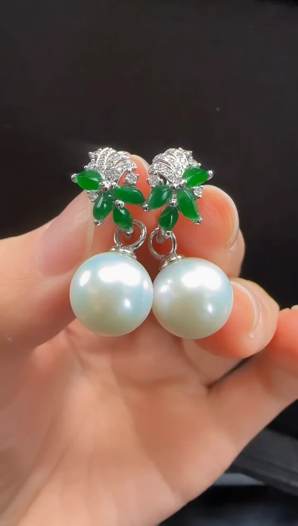 【闪购商品】翡翠耳环18K金镶嵌631随形一对