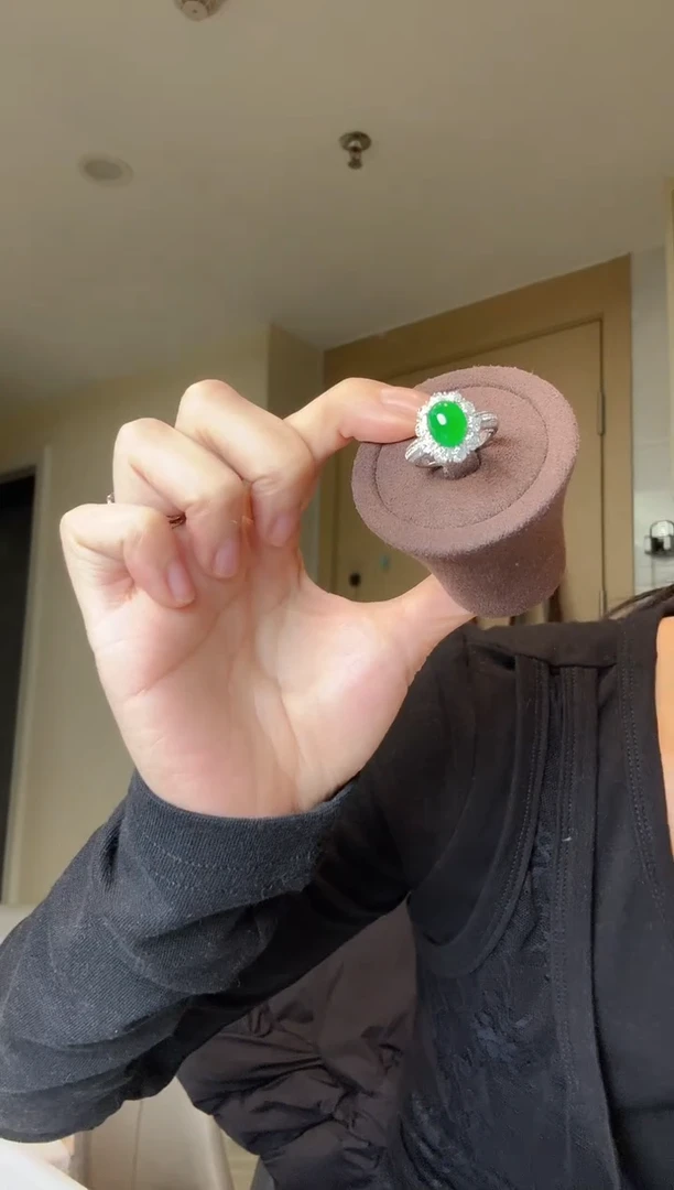 【闪购商品】翡翠戒指18K金镶嵌天然翡翠戒指1