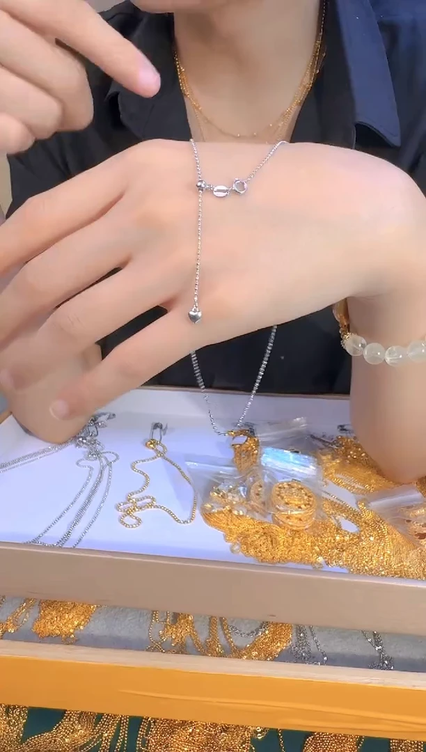 45cm爱心抽拉 白切面珠链2.05g（多样性发货）