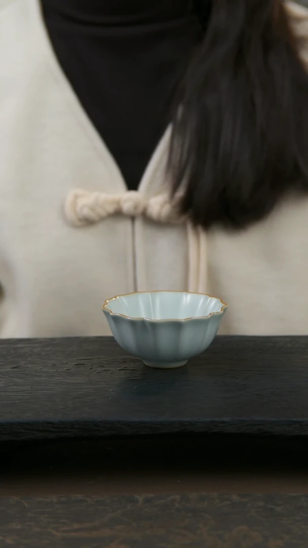 【闪购商品】杯经典花口荷瓣杯，100毫升默认开片