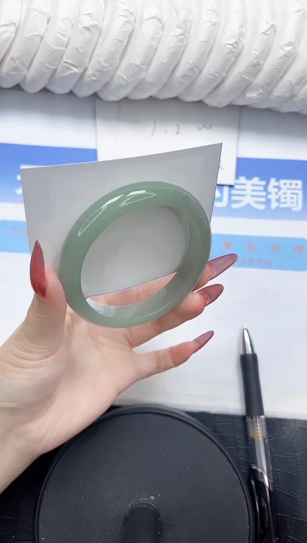 石英质玉手镯未镶嵌125-58