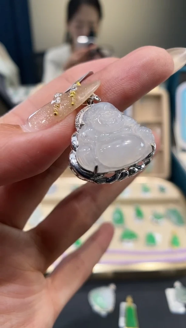 【闪购商品】翡翠吊坠(不含链)18K金镶嵌佛公