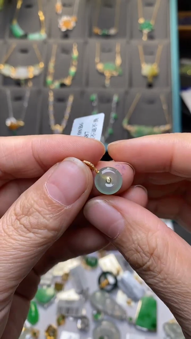 颈饰18K金镶嵌翡翠?***?净货35937