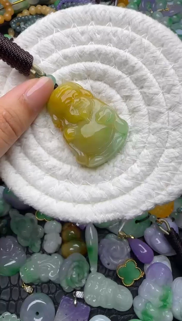 颈饰未镶嵌翡翠缅甸翡翠吊坠