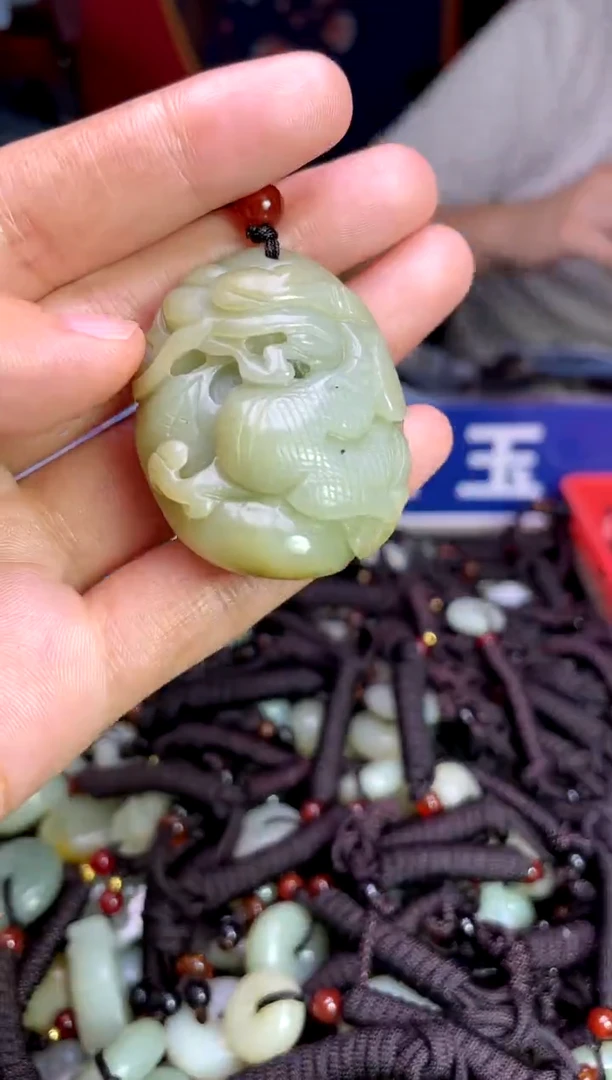 未镶嵌和田玉挂件1