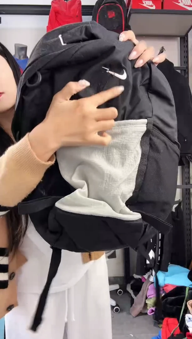 679·编码 瑕疵款直播间过款为准 包包