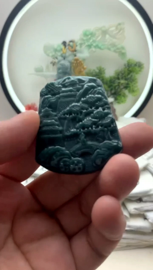 颈饰未镶嵌翡翠山水牌