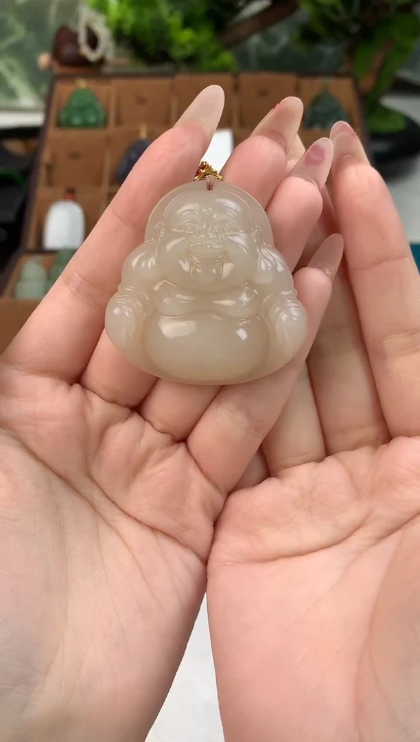 颈饰未镶嵌和田玉吊坠