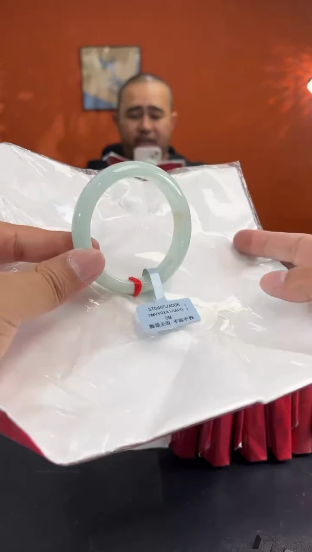 未镶嵌手镯翡翠6        圈口55