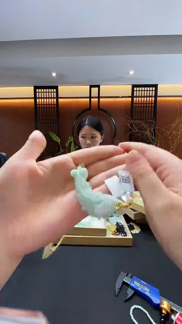 颈饰未镶嵌翡翠吊坠