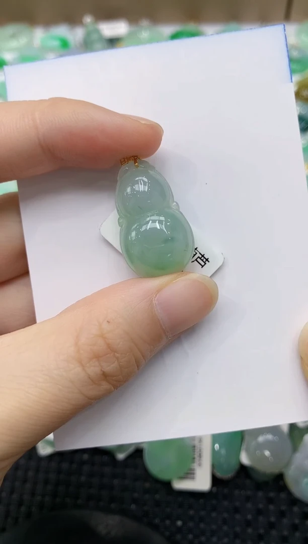 翡翠18K金镶嵌颈饰1111111111