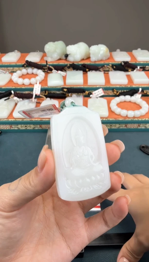 颈饰未镶嵌和田玉1