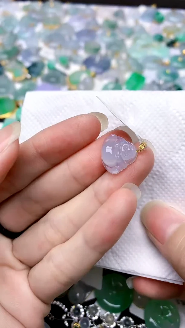 颈饰18K金镶嵌翡翠天然A货翡翠