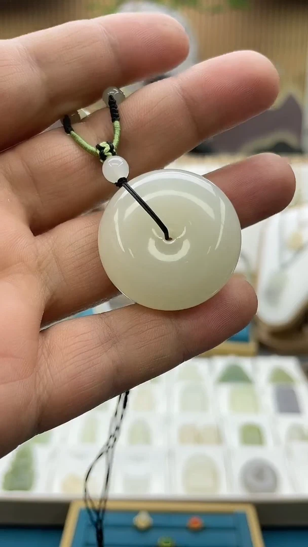 吊坠(不含链)未镶嵌和田玉约卡32mm冰藕粉平安扣