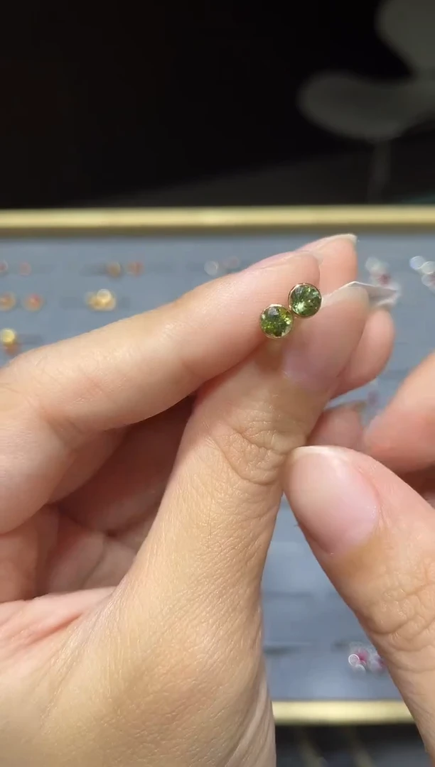 18K金镶嵌耳饰碧玺1