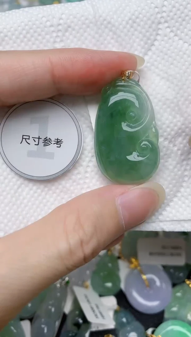 翡翠18K金镶嵌颈饰天然A货翡翠