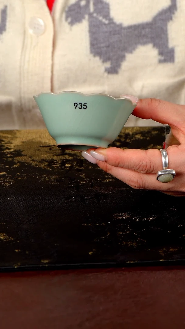 杯935 花口杯90cc匠工款君绿釉
