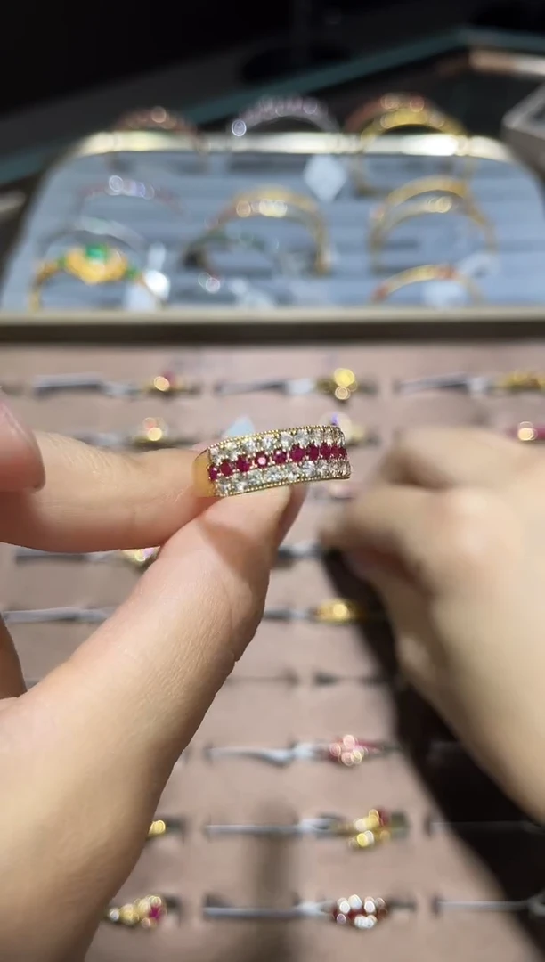 18K金镶嵌戒指红宝石1