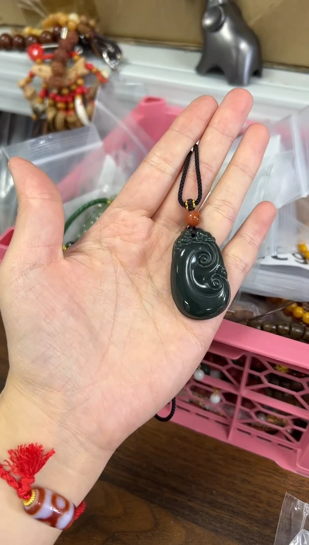 未镶嵌手链和田玉孤品和田玉如意吊坠项链[0397]