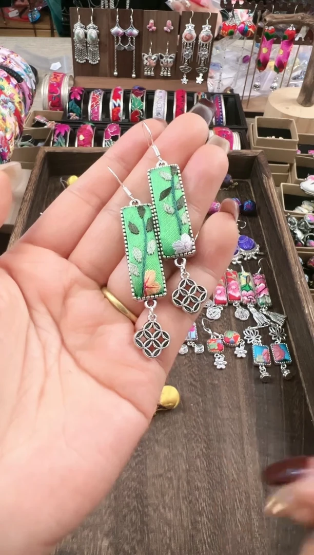 【闪购商品】织绣民族风老绣饰品278