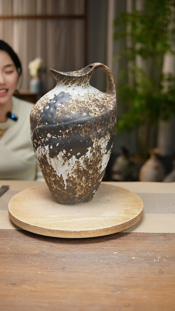 【闪购商品】陶瓷花器诧寂黑奶壶