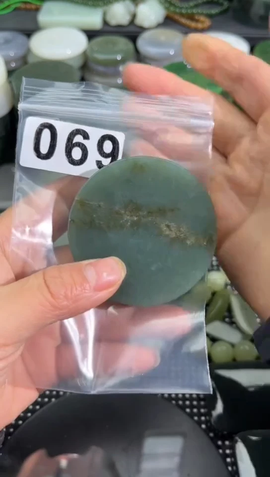 未镶嵌和田玉珠宝半成品镯芯