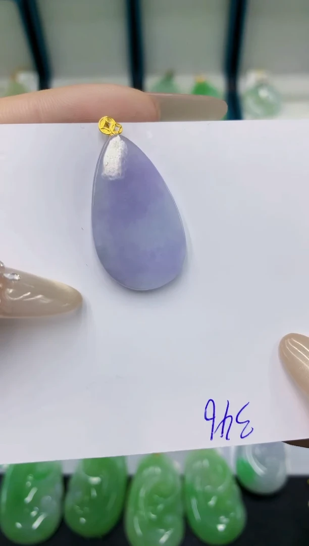 翡翠18K金镶嵌颈饰1111111111111111