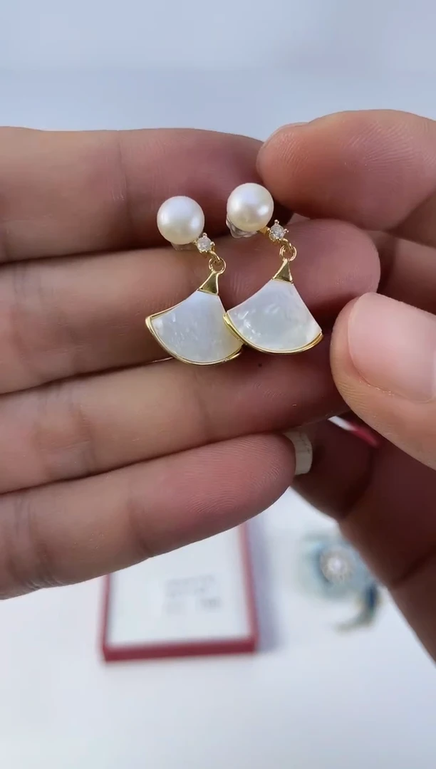 银S925镶嵌耳饰淡水珍珠耳钉