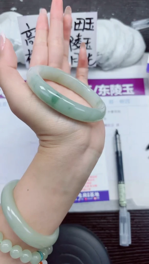 未镶嵌手镯石英质玉A66-58.59