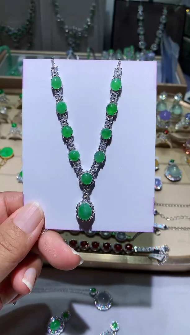 翡翠未镶嵌耳饰项链