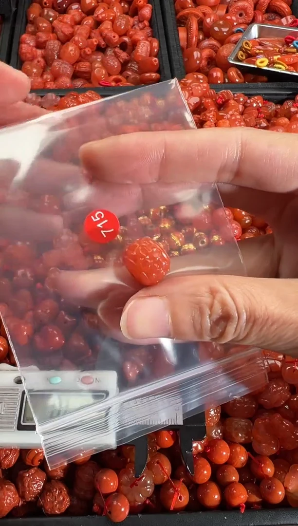 【闪购商品】南红玛瑙颈饰未镶嵌1